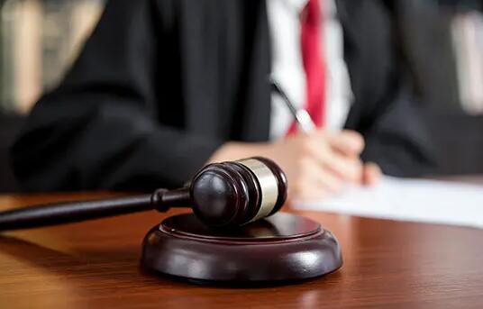 当你遇到法律需求时：当事人首先会去找律师咨询